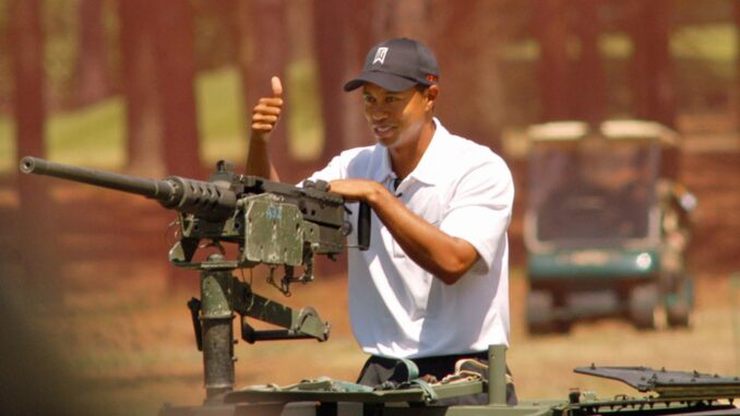 Tiger-Woods-military-gun_2725824